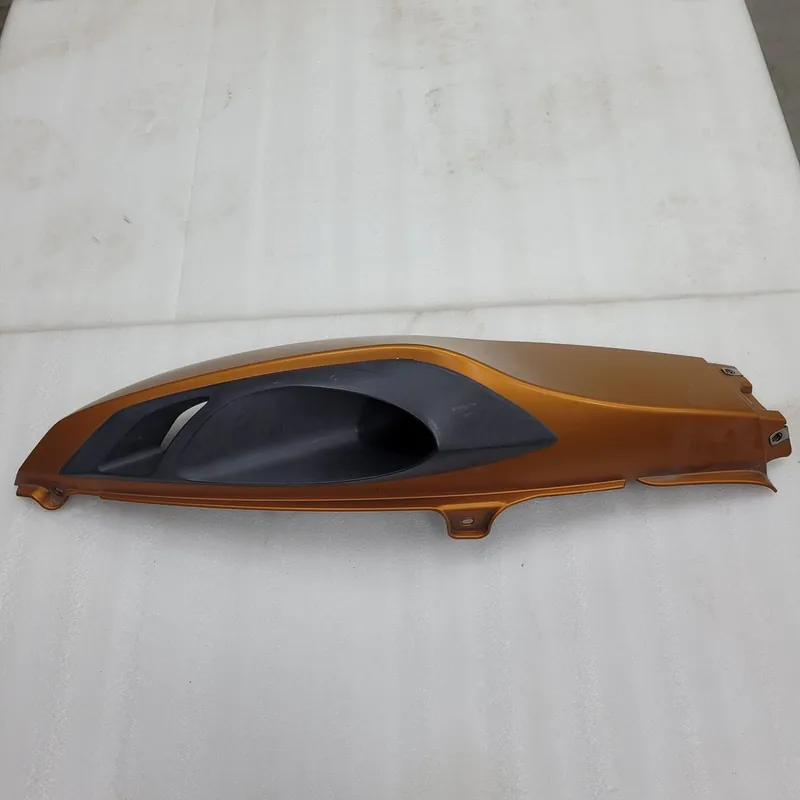 (new ref. 705006879) rh front panel, alloy orange rs-s alloy orange-black model Commander Maintenant